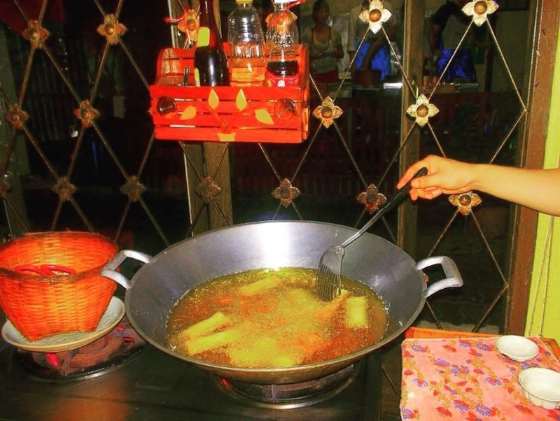 Wanderlsust bee thai cookery class
