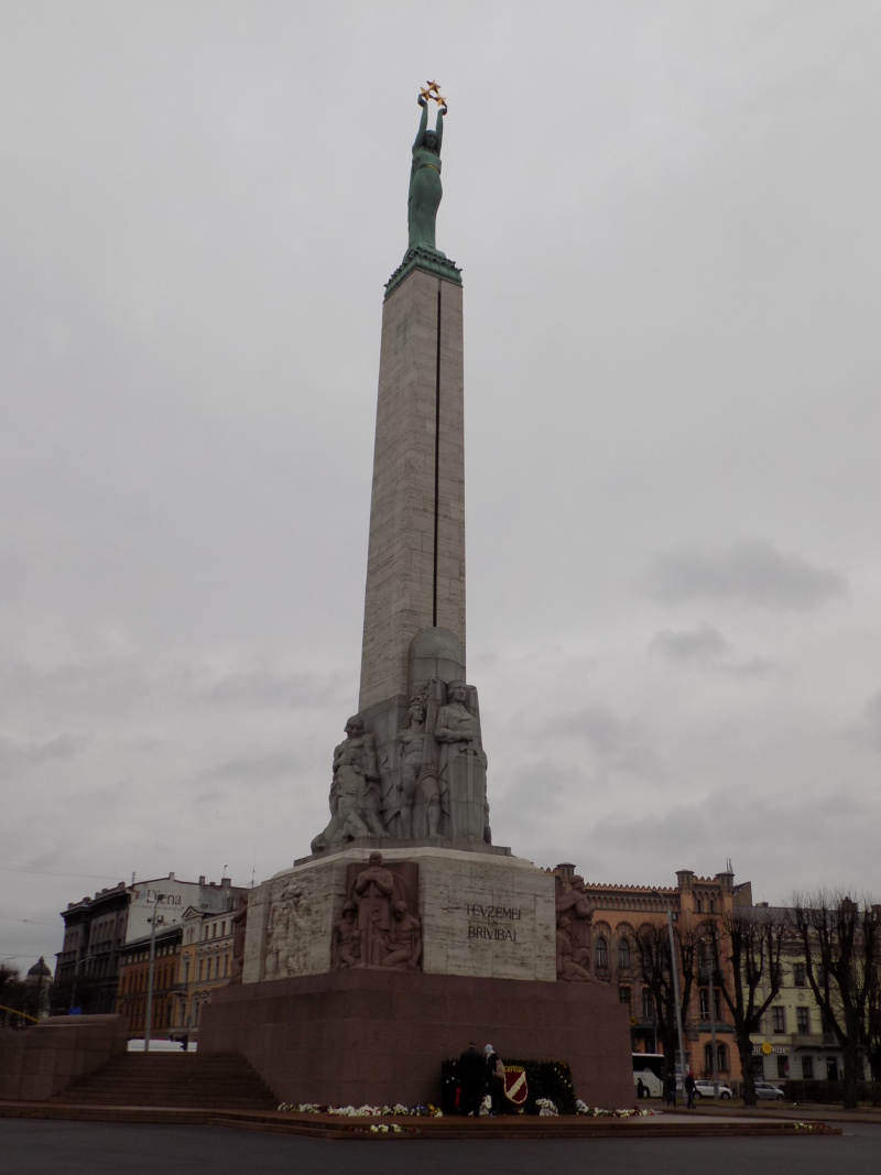 Wanderlustbee - Freedom monument - Riga, Latvia