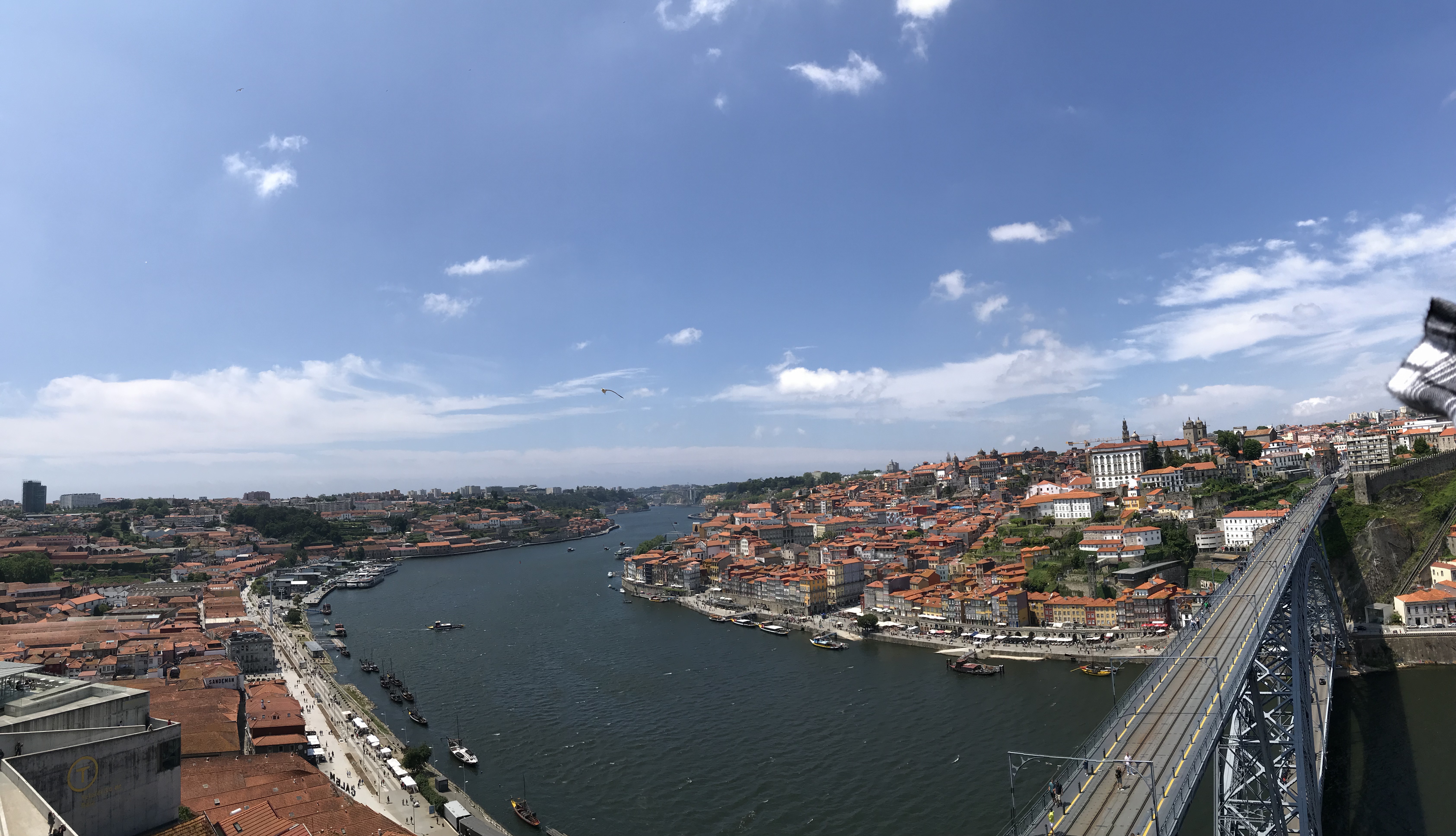 WanderlustBee - Porto, Portugal