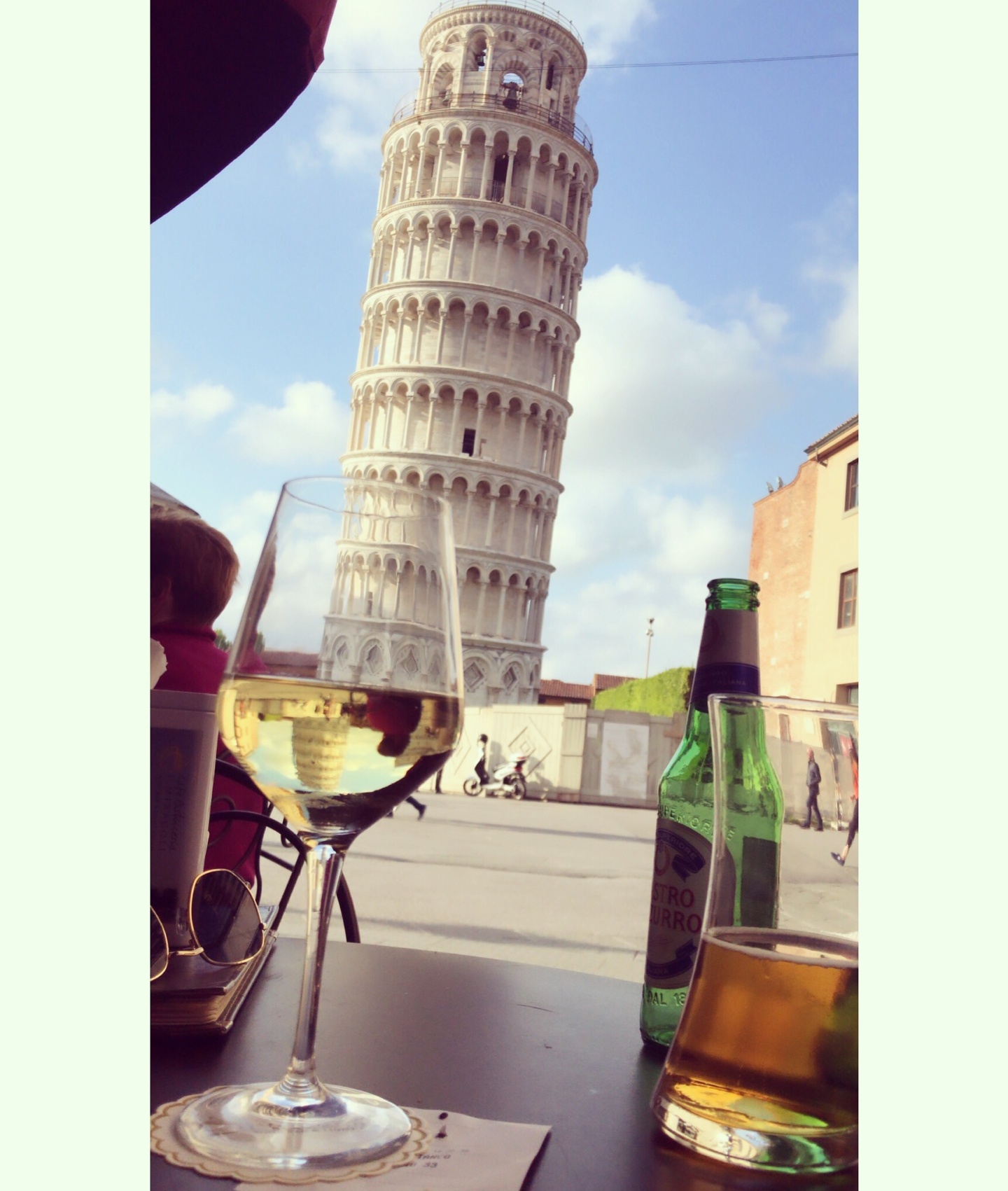 wanderlustbee, view of the leaning tower of pisa
