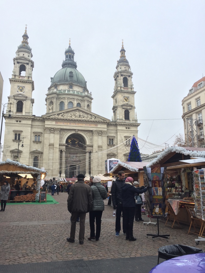 wanderlust bee christmas time in budapest