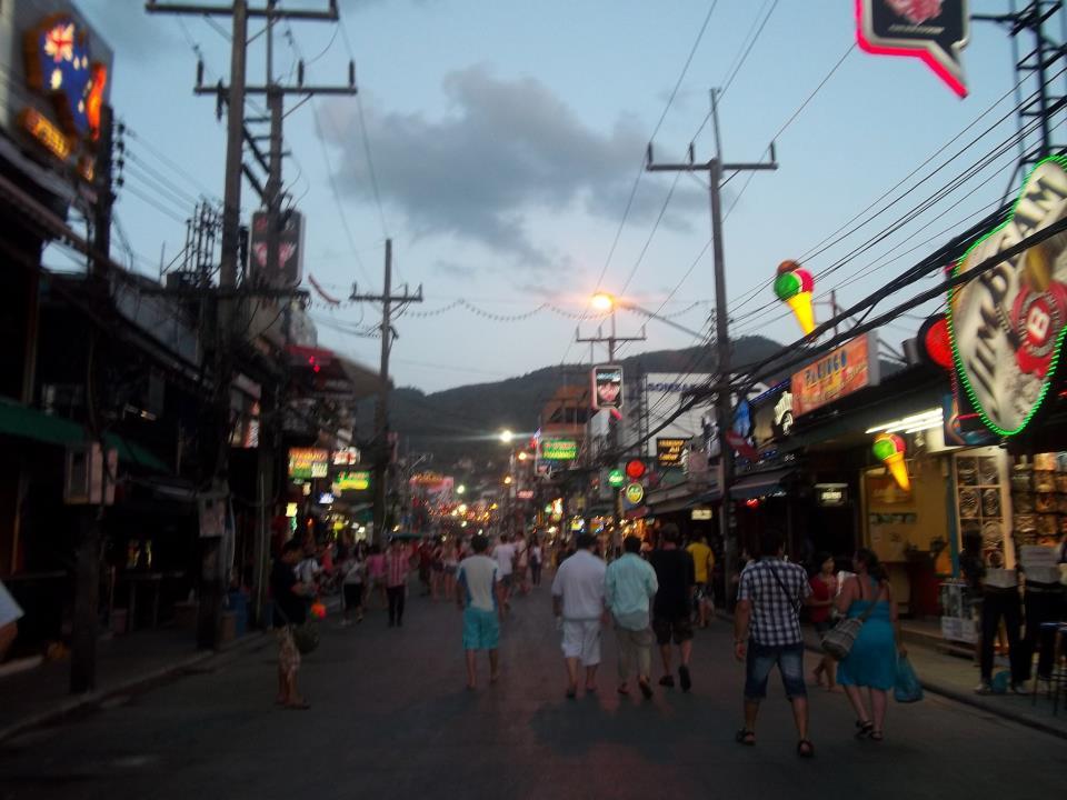 backpacking stop two phuket