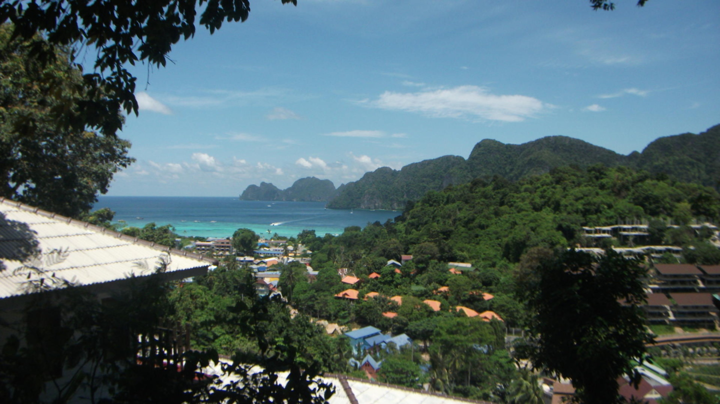 Wanderlustbee backpacking Thailand stop three Koh phi phi