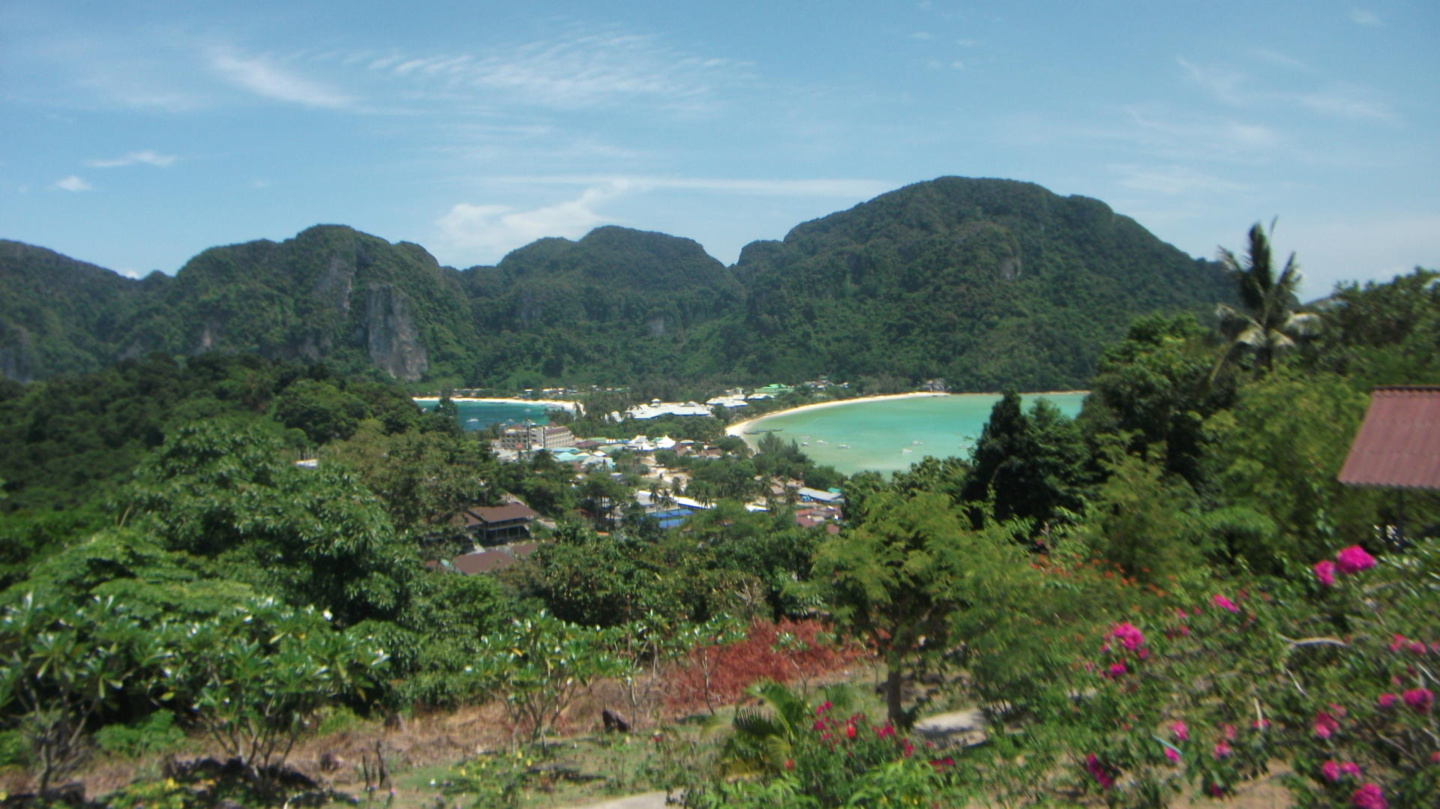 Wanderlustbee backpacking Thailand stop three Koh phi phi