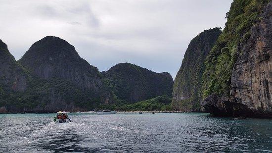 Wanderlustbee backpacking Thailand stop three Koh phi phi