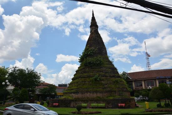 on route from Thailand to Laos backpacking tour wanderlustbee - bangkok vientiene