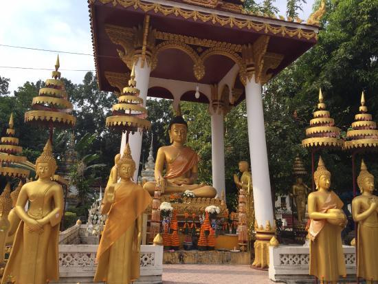 on route from Thailand to Laos backpacking tour wanderlustbee - bangkok vientiene