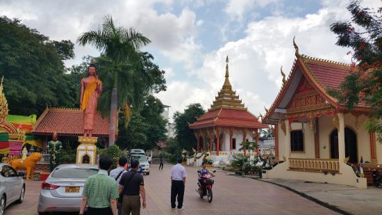 on route from Thailand to Laos backpacking tour wanderlustbee - bangkok vientiene