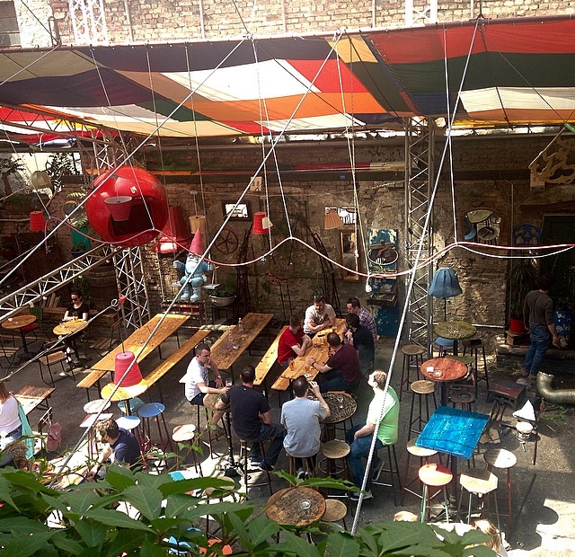 Wanderlustbee Szimpla Kert