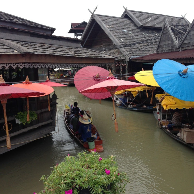 Wanderlust bee Pattyaa floating market