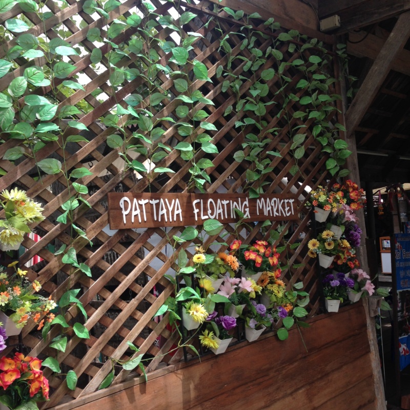 wanderlust bee Pattaya floating market