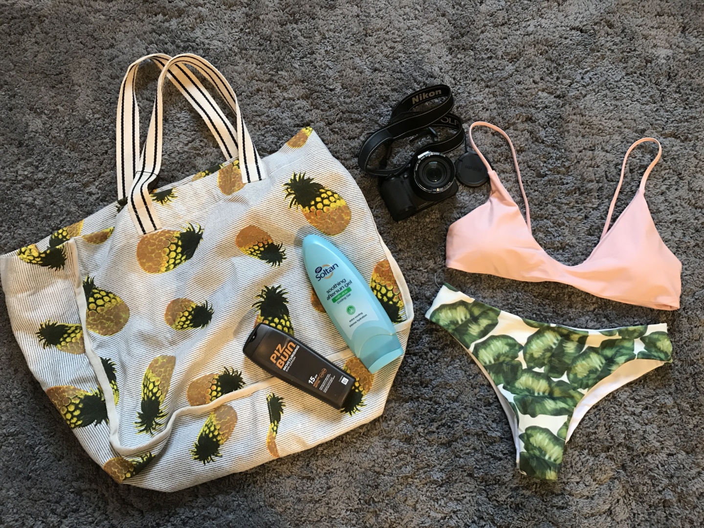 wanderlust bee beach bag