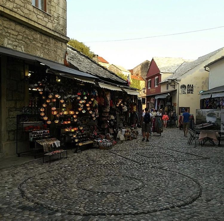 wanderlust bee Mostar - Bosnia and Herzegovina 