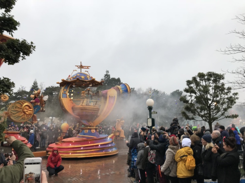 Wanderlust bee - Disneyland, Paris