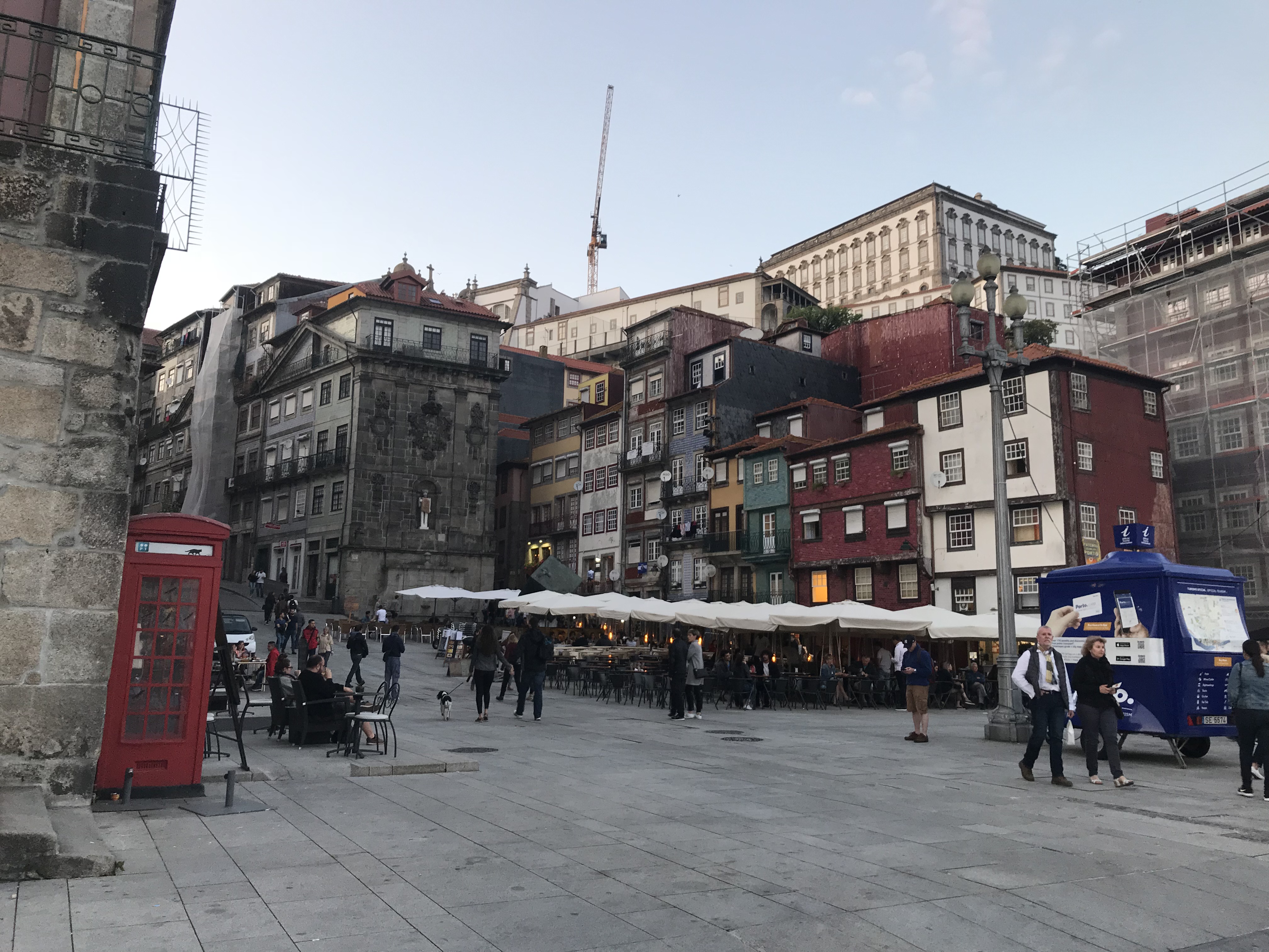 WanderlustBee - Porto, Portugal 