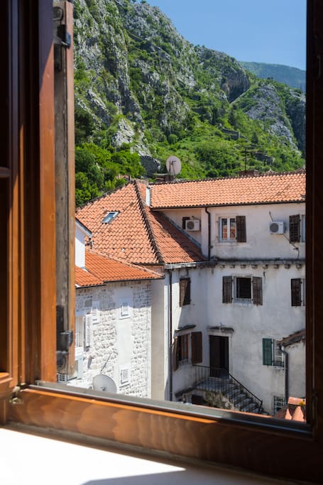 wanderlustbee kotor Montenegro 