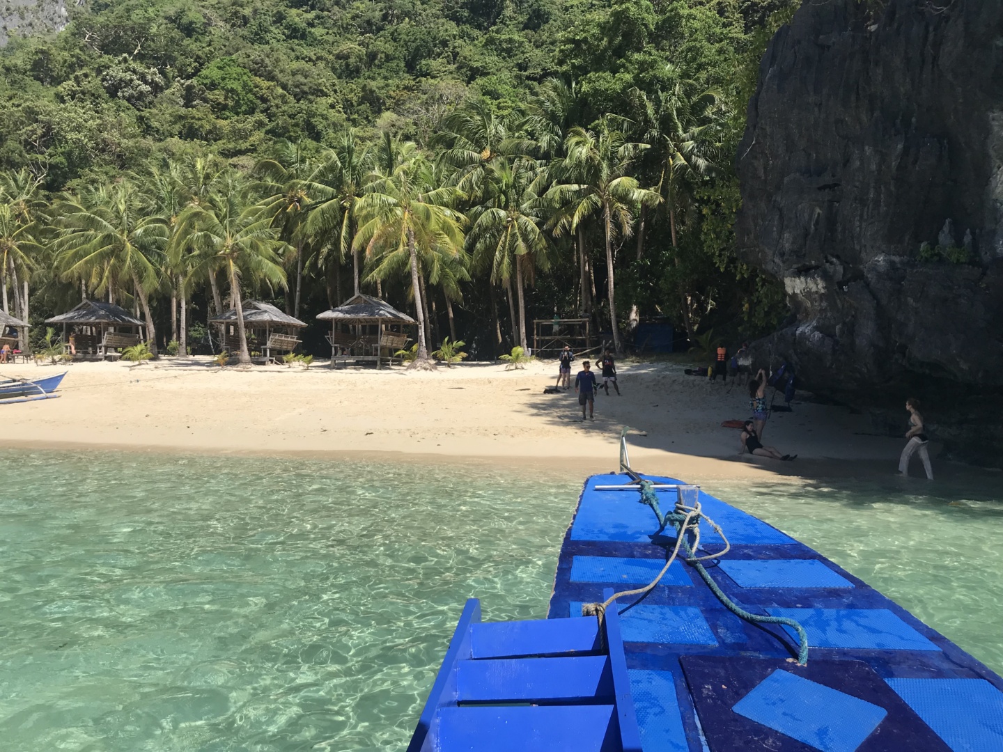 Once back in El Nido town we went for dinner at the Greek restaurant Cafe Athena along the water (opposite The Happiness Beach Bar). The food and cocktails were delicious, it was also happy hour too so lots of margaritas. Happy hour here is until 10pm so more the merrier.