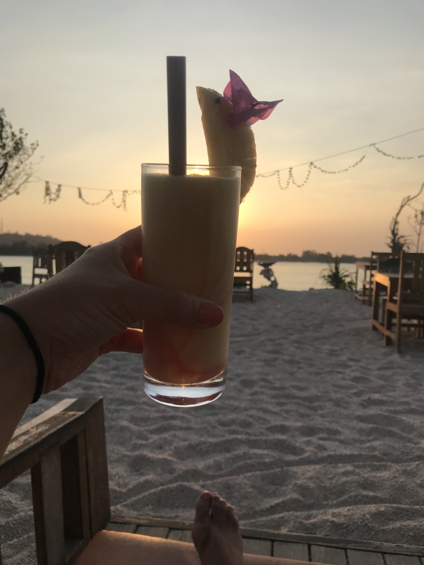 Wanderlustbee - Gili meno