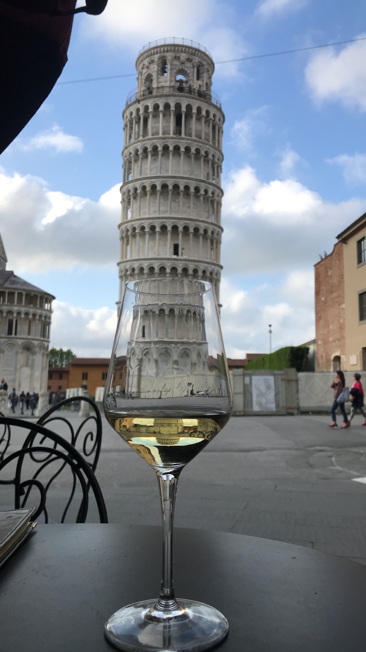 Wanderlust bee, Pisa, Italy