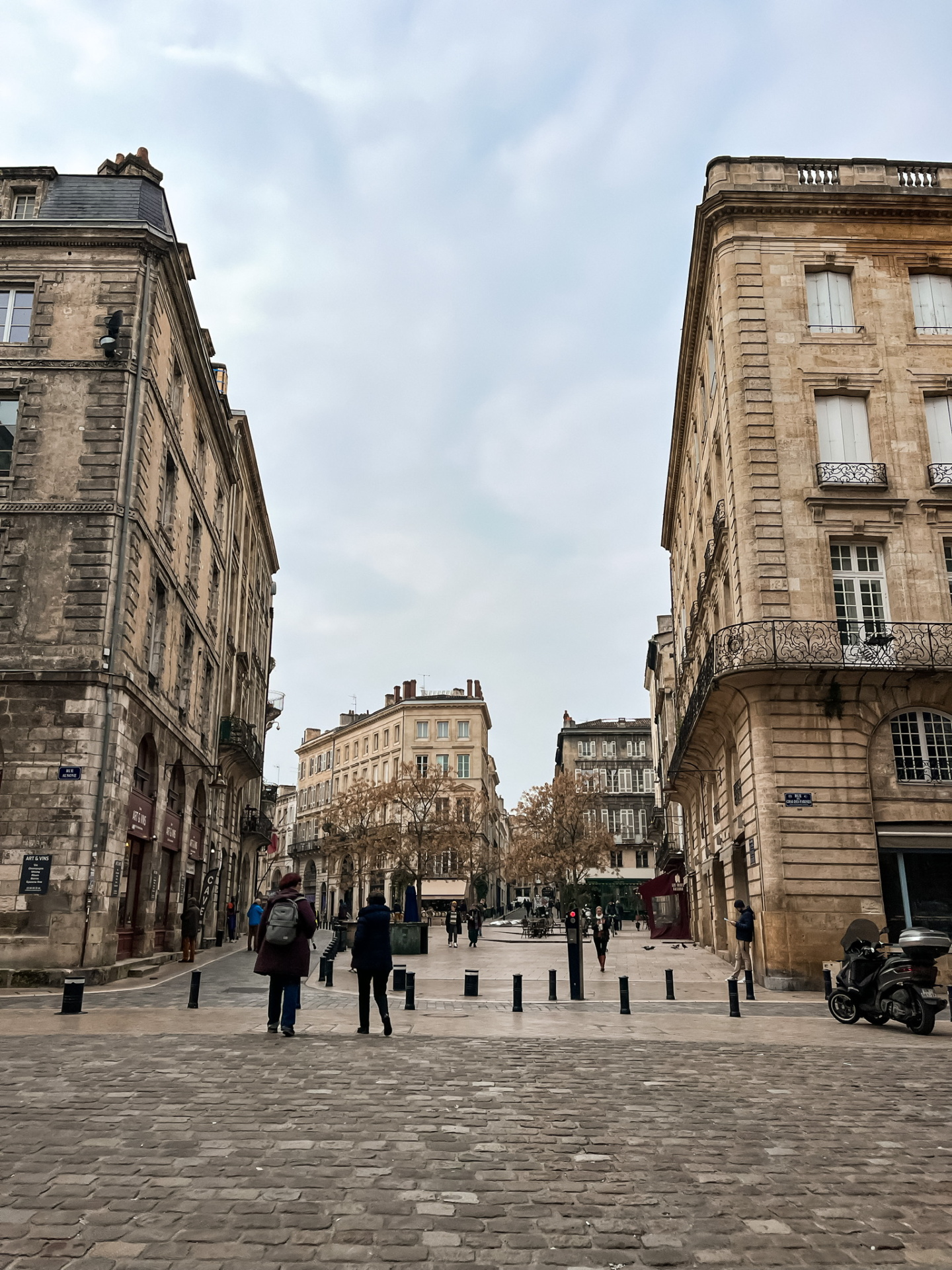 Wanderlustbee - Bordeaux France